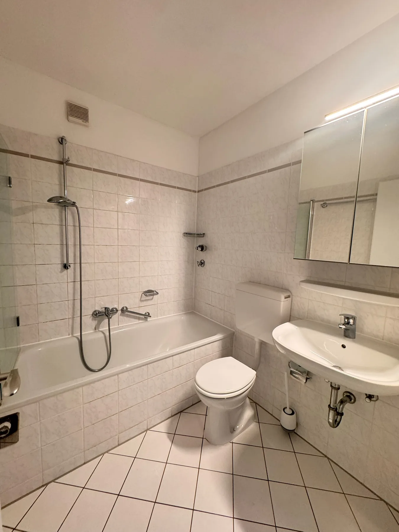 Badezimmer einer Wohnung in München - Bogenhausen